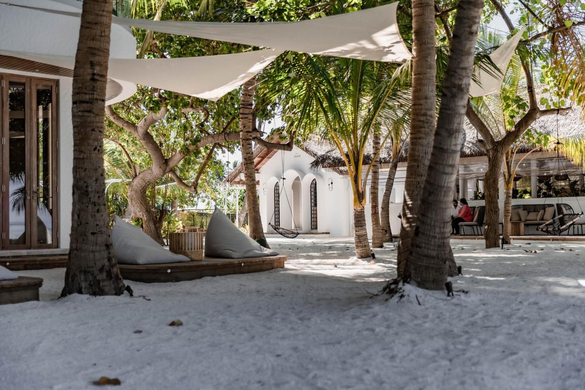 Stone Hotels Dhiffushi Buitenkant foto